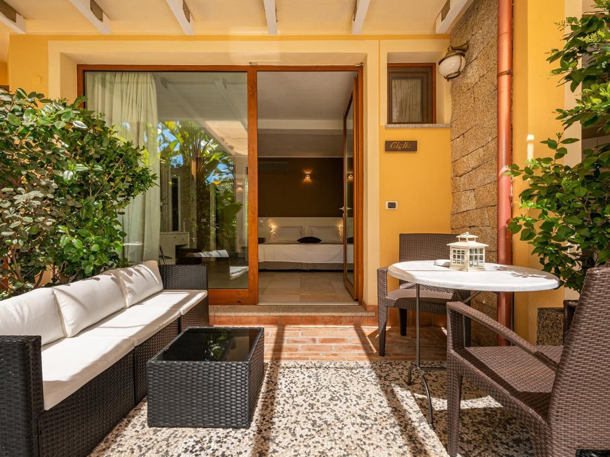 B&B Giglio Di Chia Domus De Maria Bagian luar foto